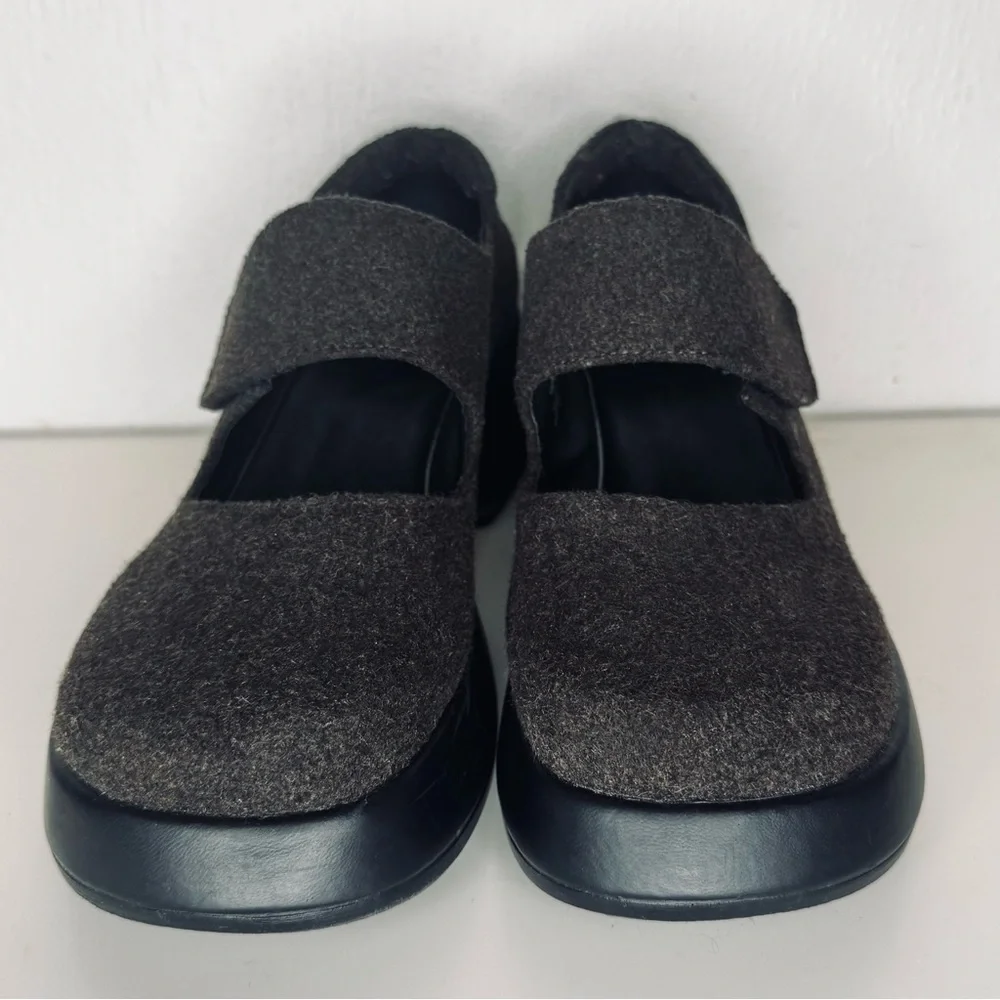 UNIF Gavo Platform Mary Jane Shoes with Felt Upper